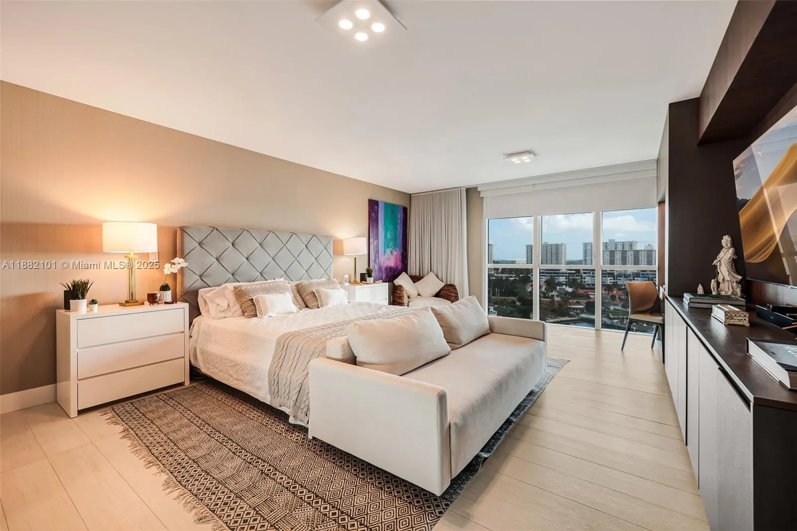 400 Sunny Isles Blvd, #920
