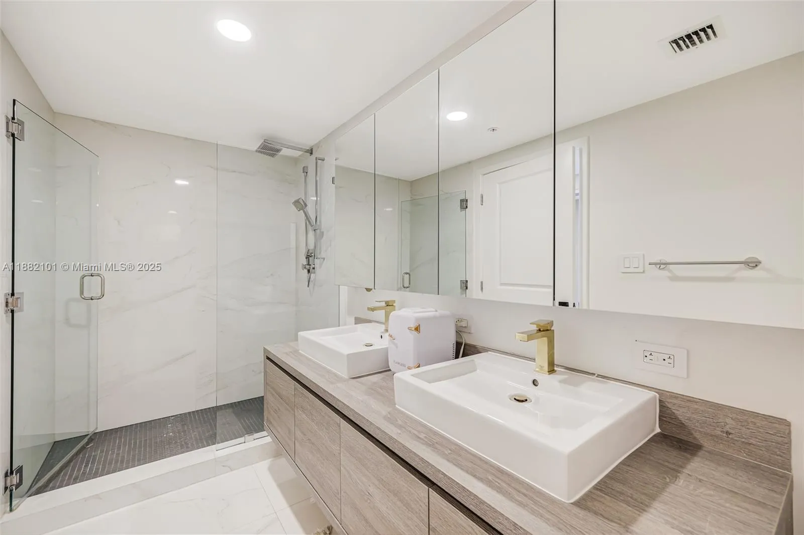 400 Sunny Isles Blvd, #920