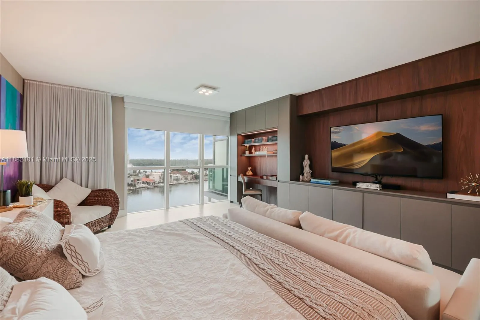 400 Sunny Isles Blvd, #920