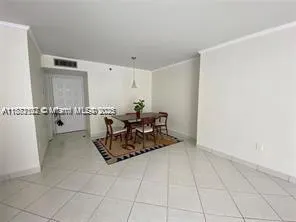 6061 Collins Ave, #17B