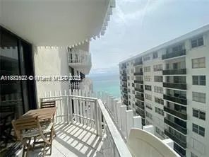 6061 Collins Ave, #17B