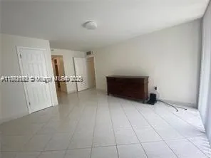 6061 Collins Ave, #17B