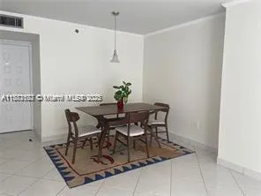 6061 Collins Ave, #17B