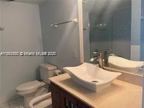 6061 Collins Ave, #17B