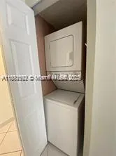 6061 Collins Ave, #17B