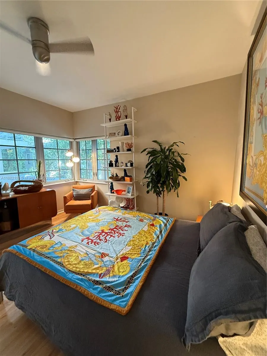 1600 Michigan Ave, #1