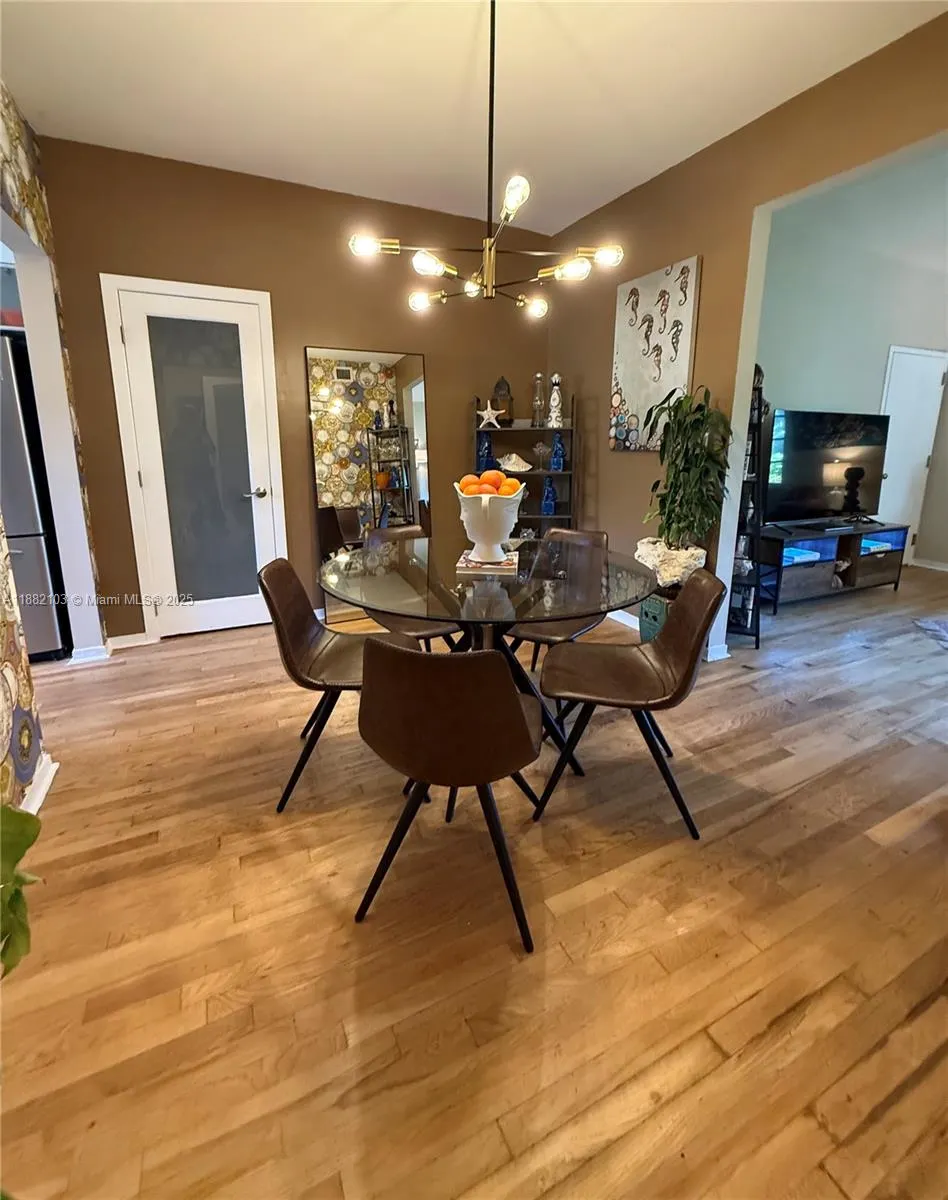 1600 Michigan Ave, #1