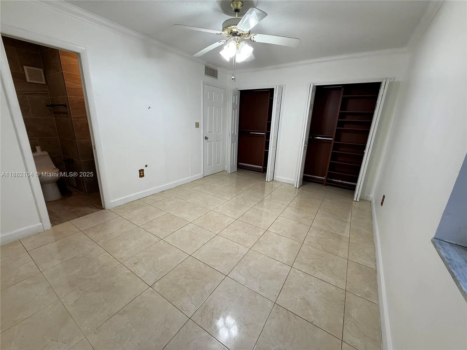 1560 W 46th St, #115