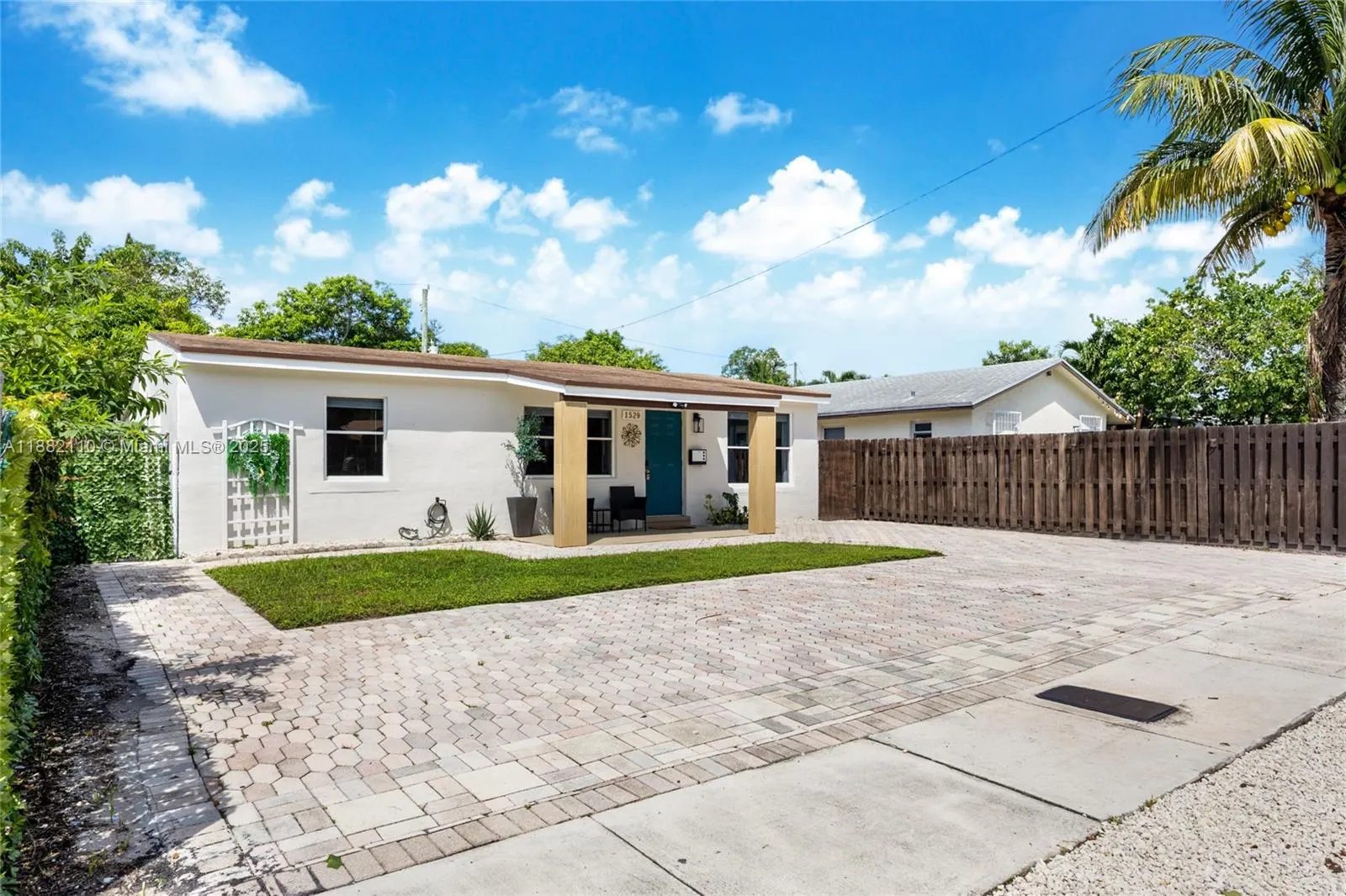 1529 NW 2nd Ave