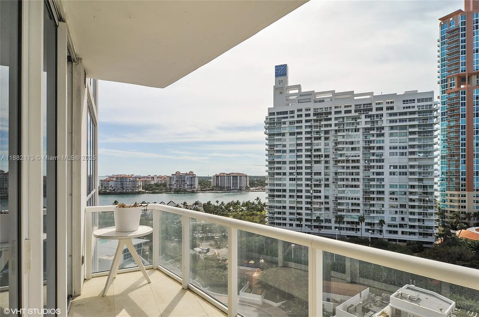 50 S Pointe Dr, #1405