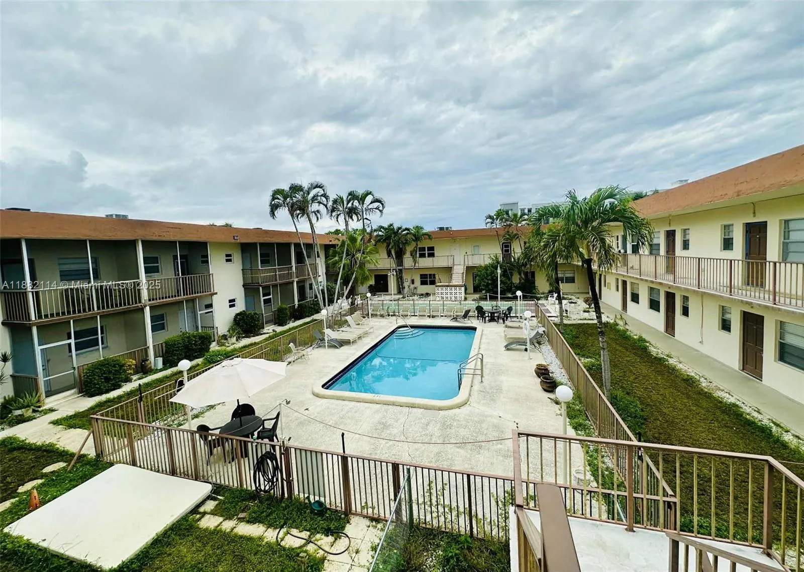 415 NE 2nd St, #202