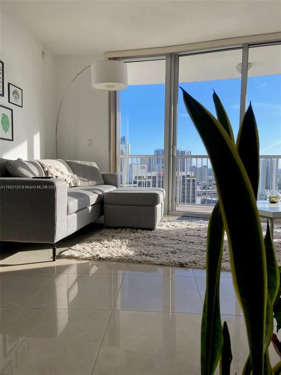 1750 N Bayshore Dr, #3314