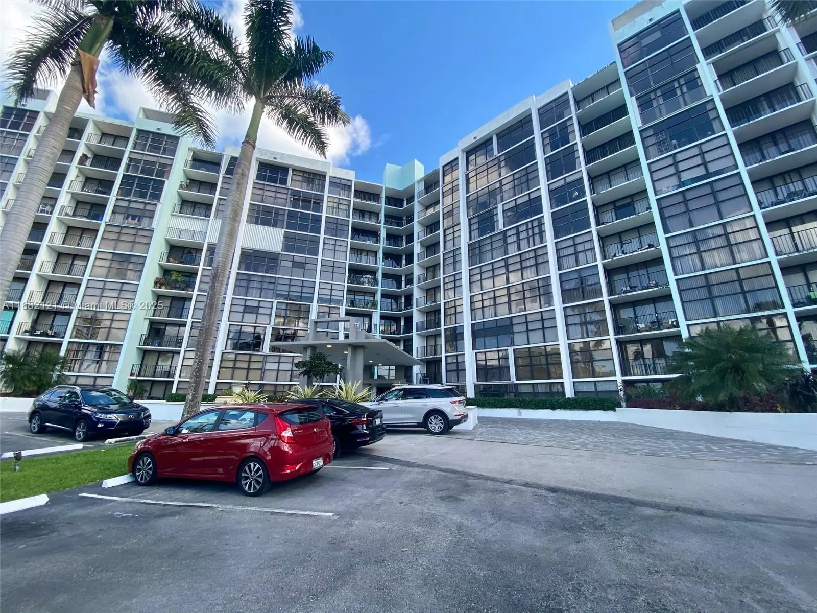 200 Leslie Dr, #228