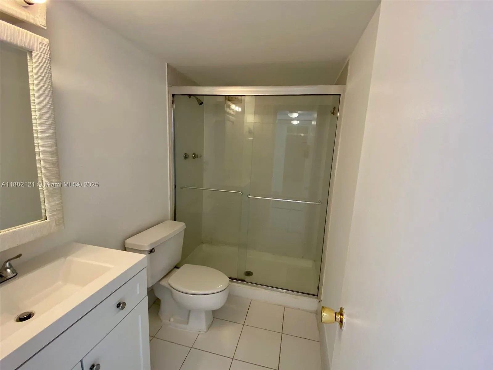 200 Leslie Dr, #228