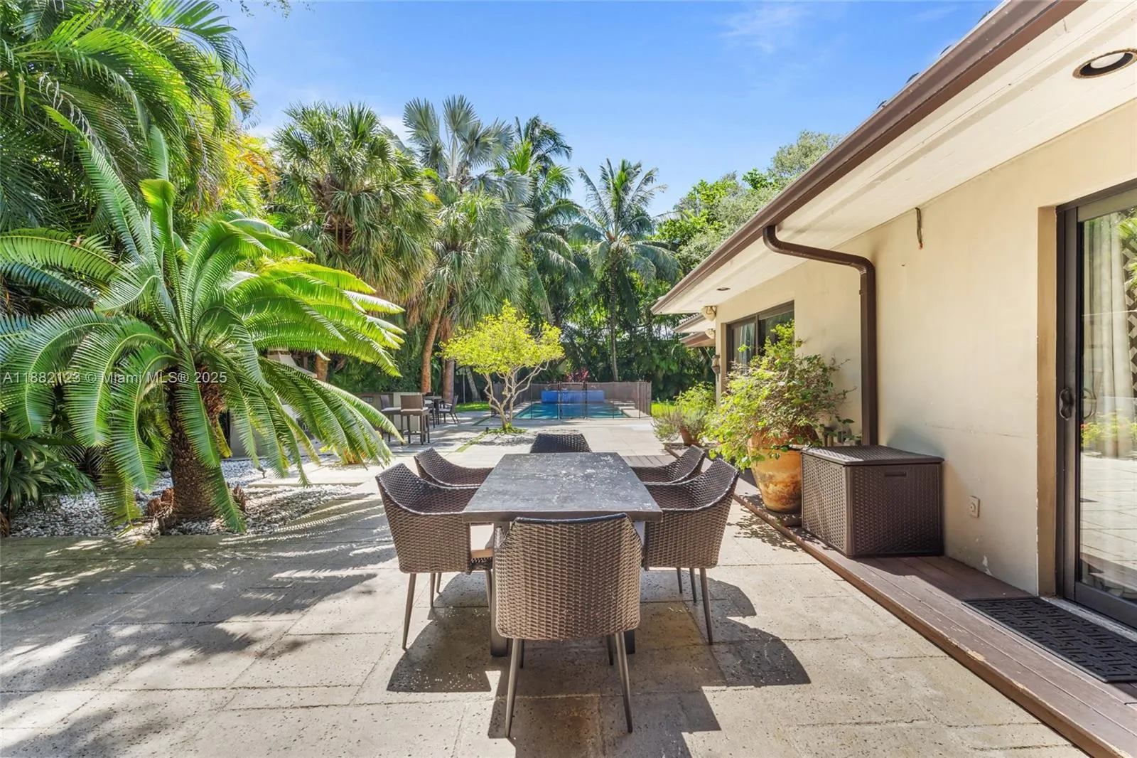 560 Sabal Palm Rd