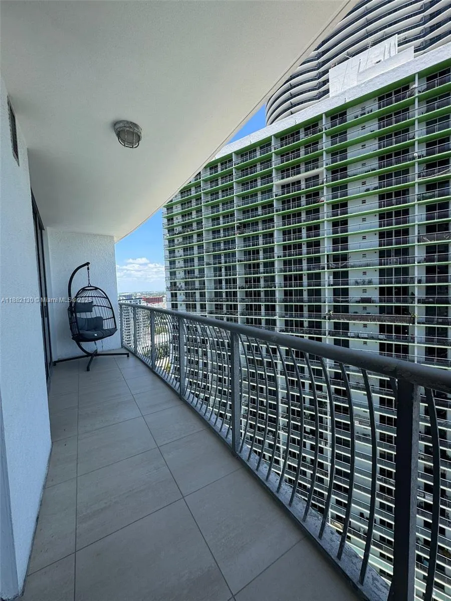 1750 N Bayshore Dr, #2803
