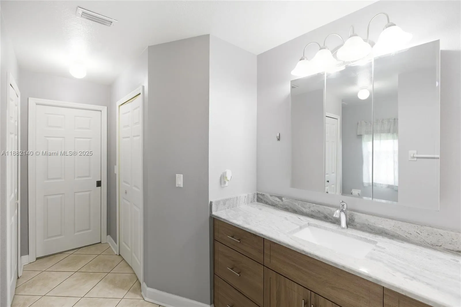 112 SW 34th ST