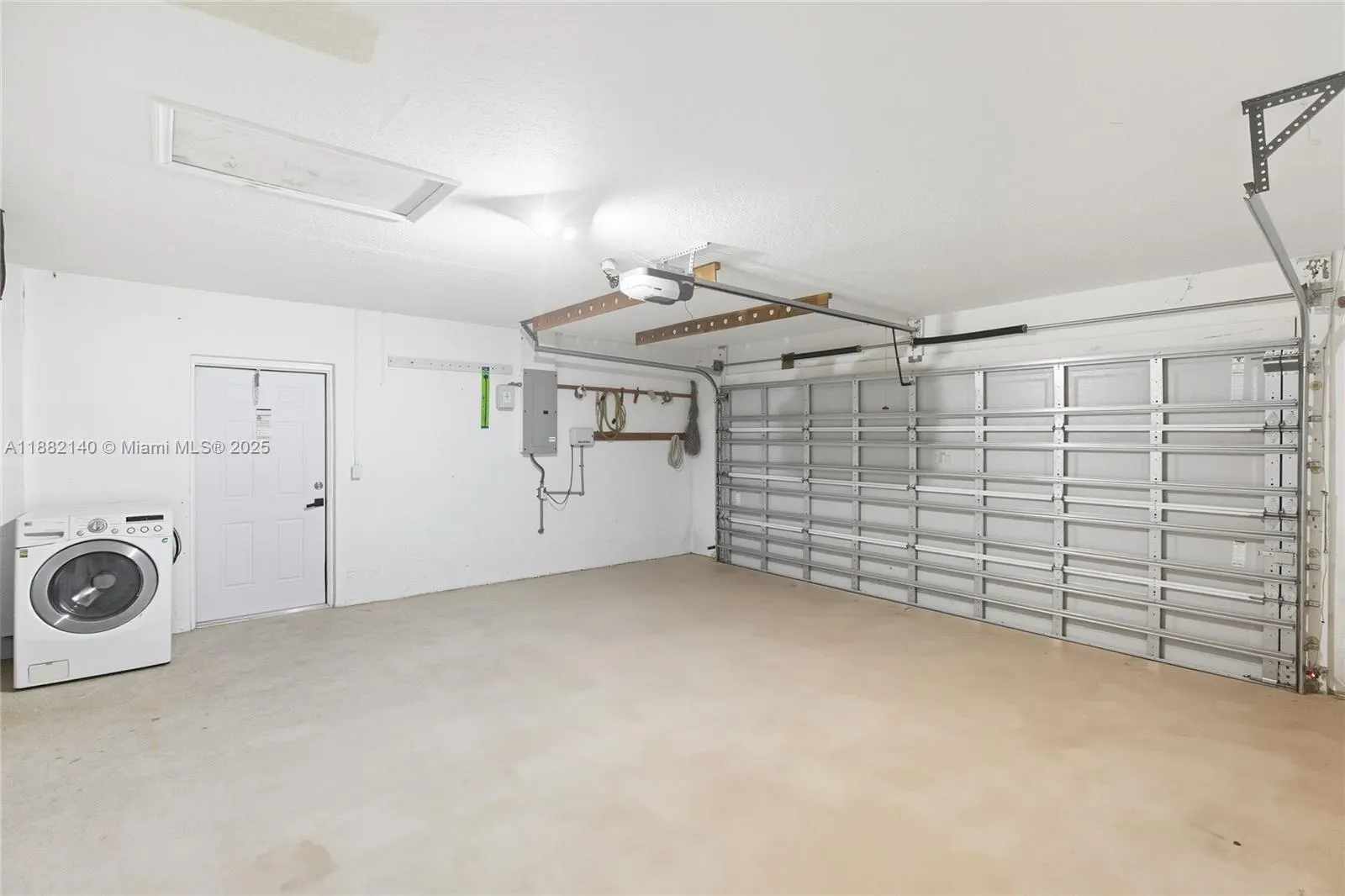 112 SW 34th ST