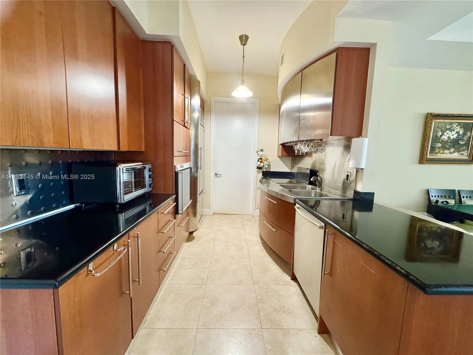 18101 Collins Ave, #602