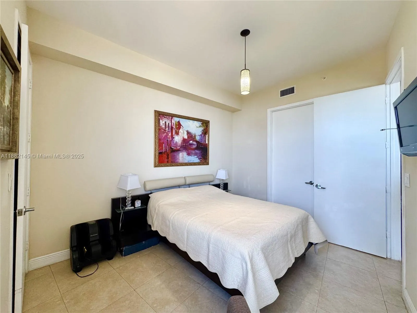 18101 Collins Ave, #602
