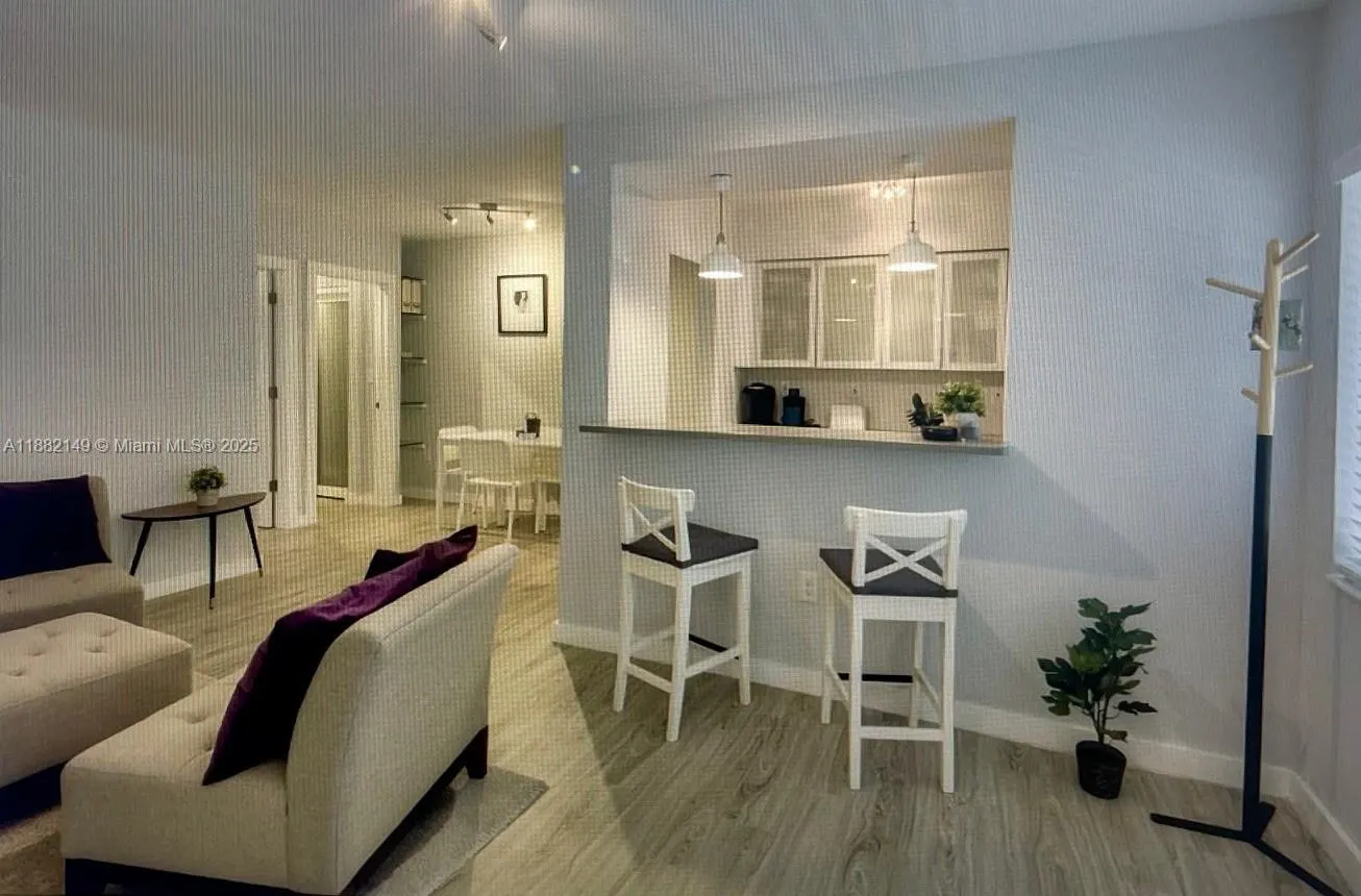 1021 Michigan Ave, #2
