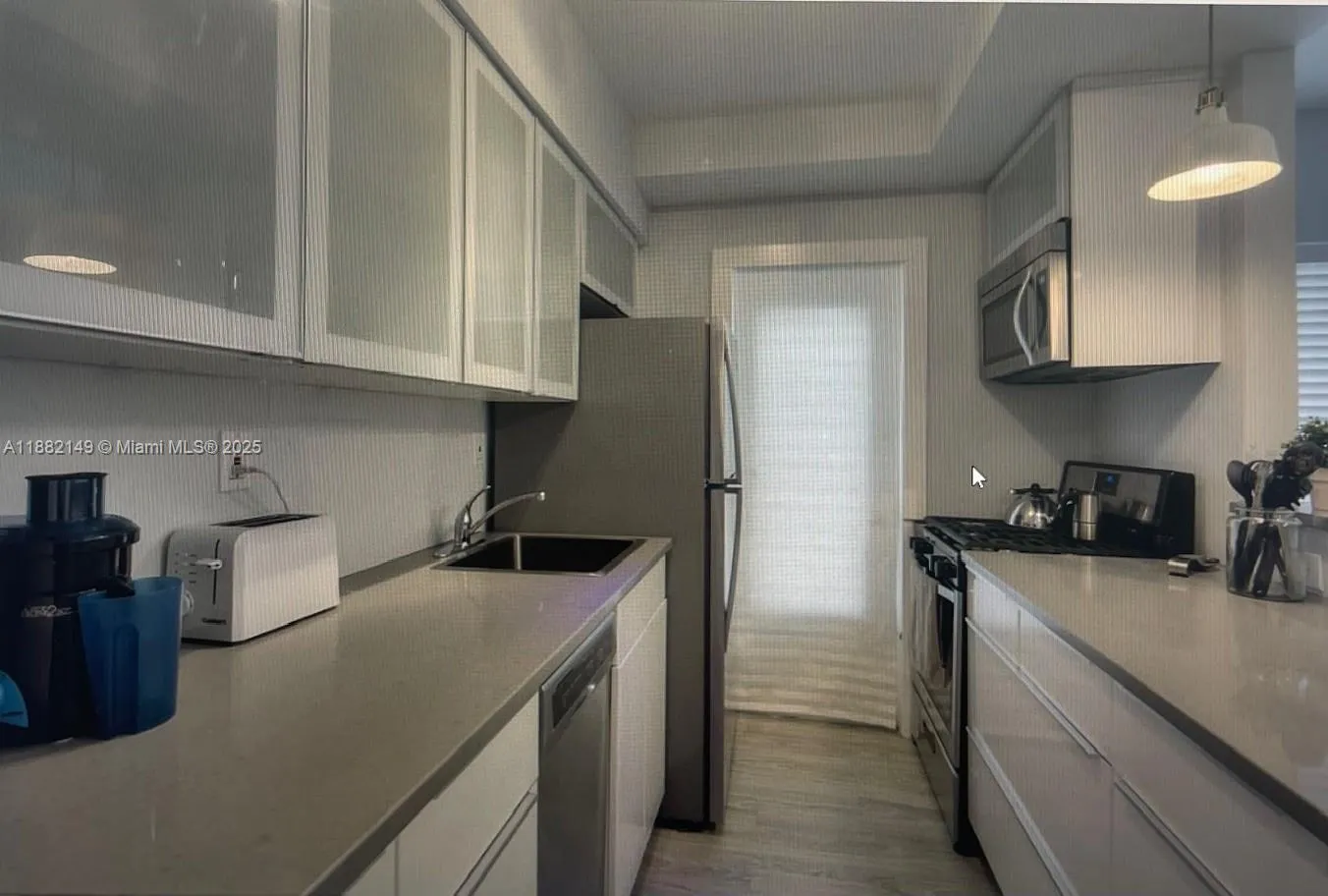 1021 Michigan Ave, #2