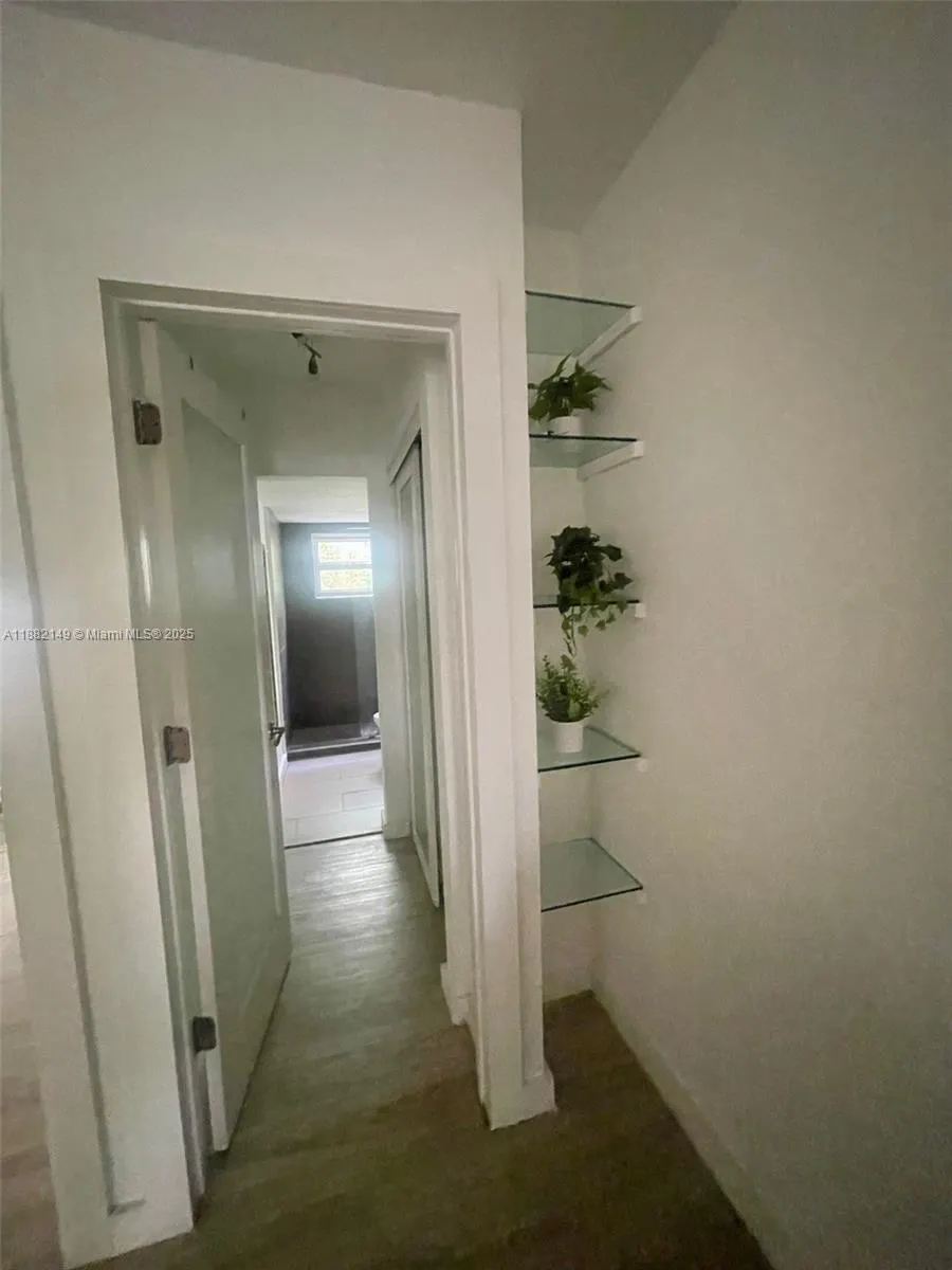 1021 Michigan Ave, #2