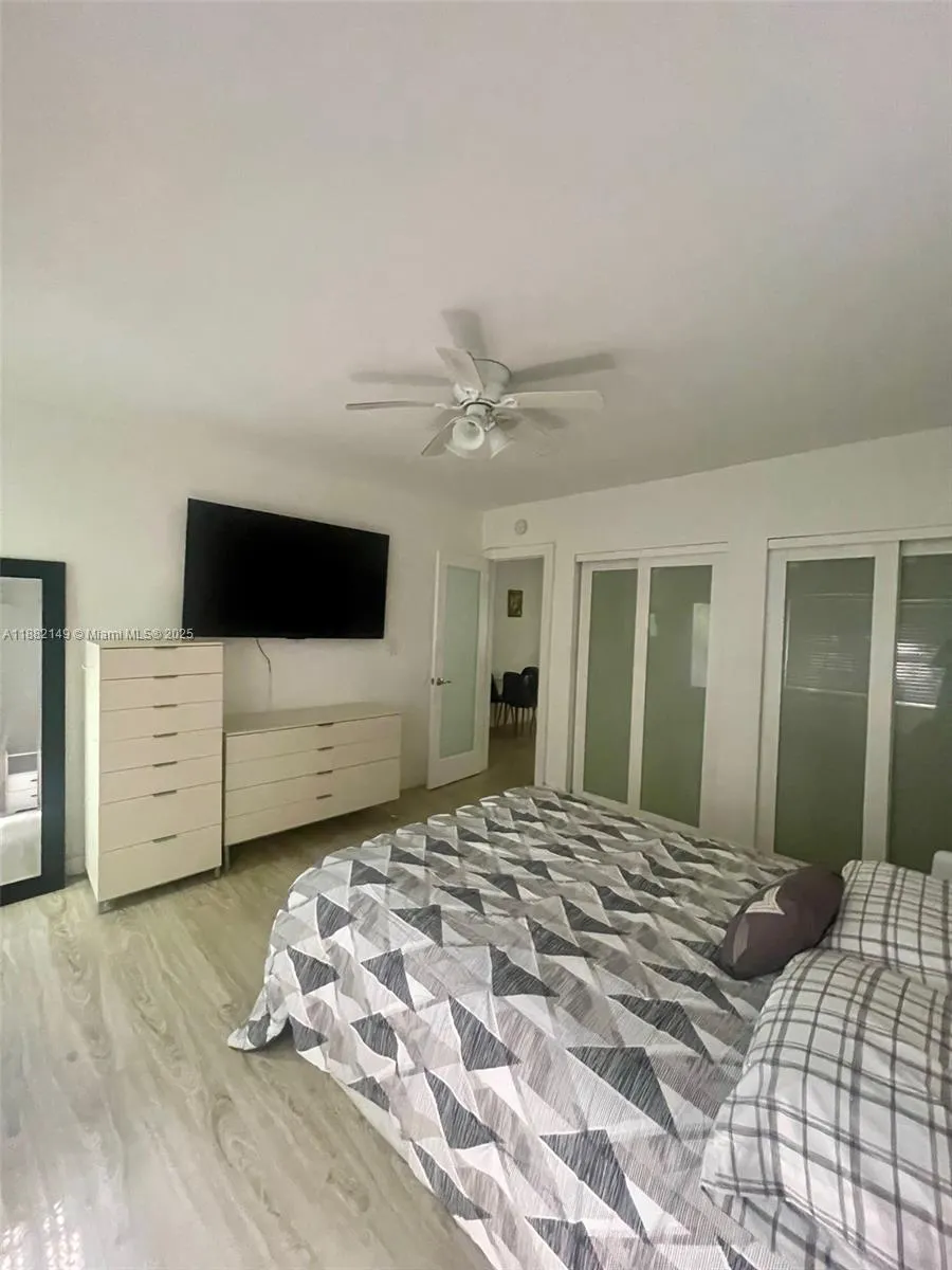 1021 Michigan Ave, #2