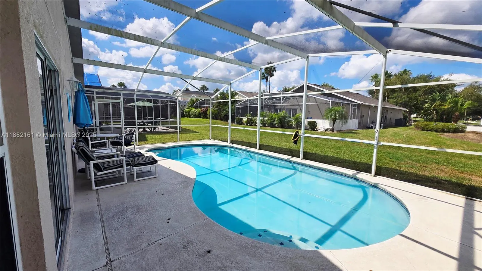 550 Castlemain Cir
