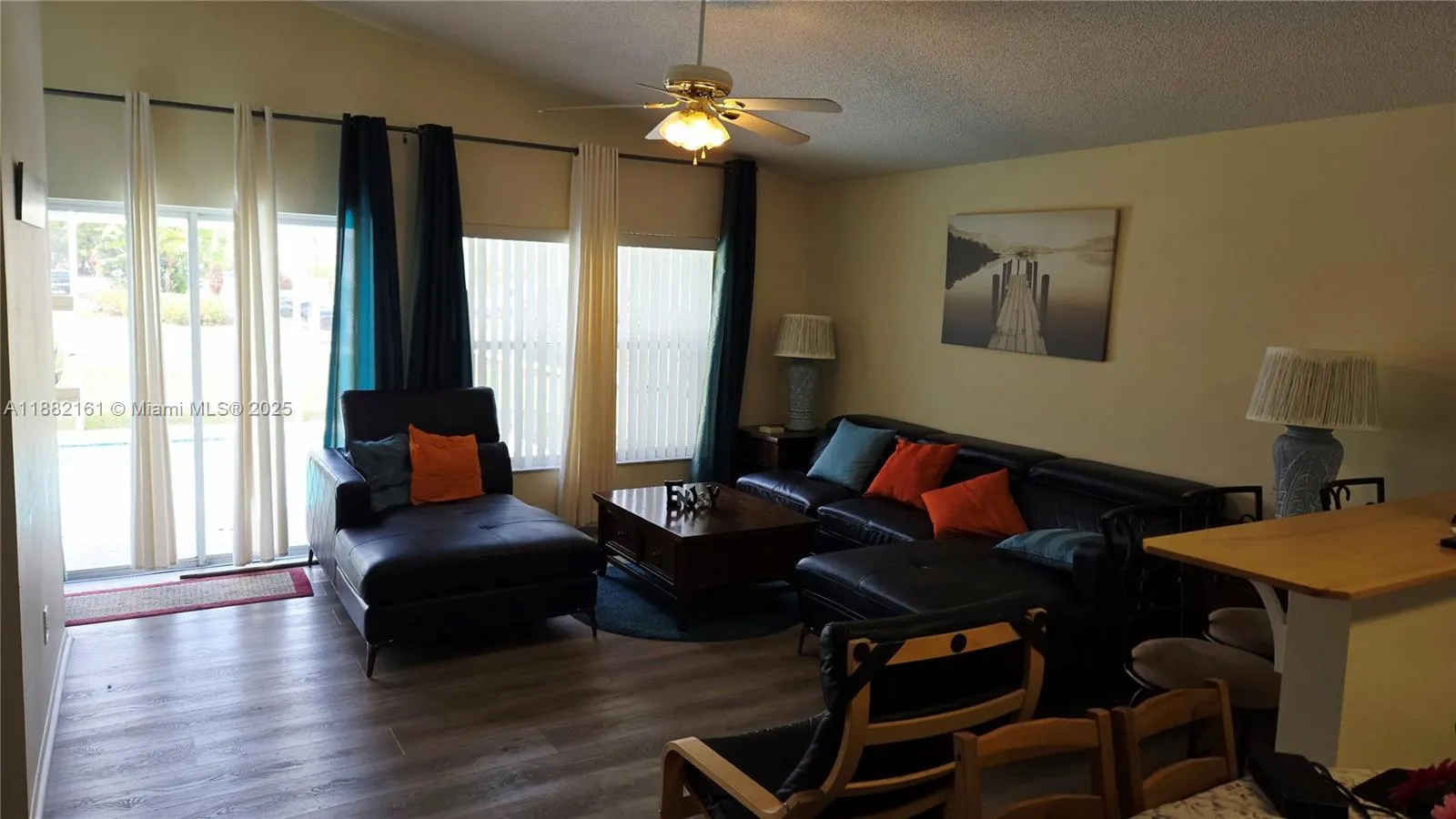 550 Castlemain Cir