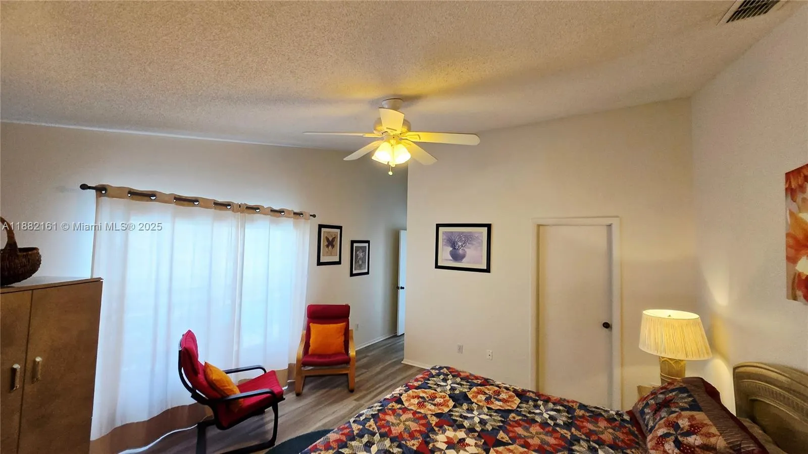 550 Castlemain Cir