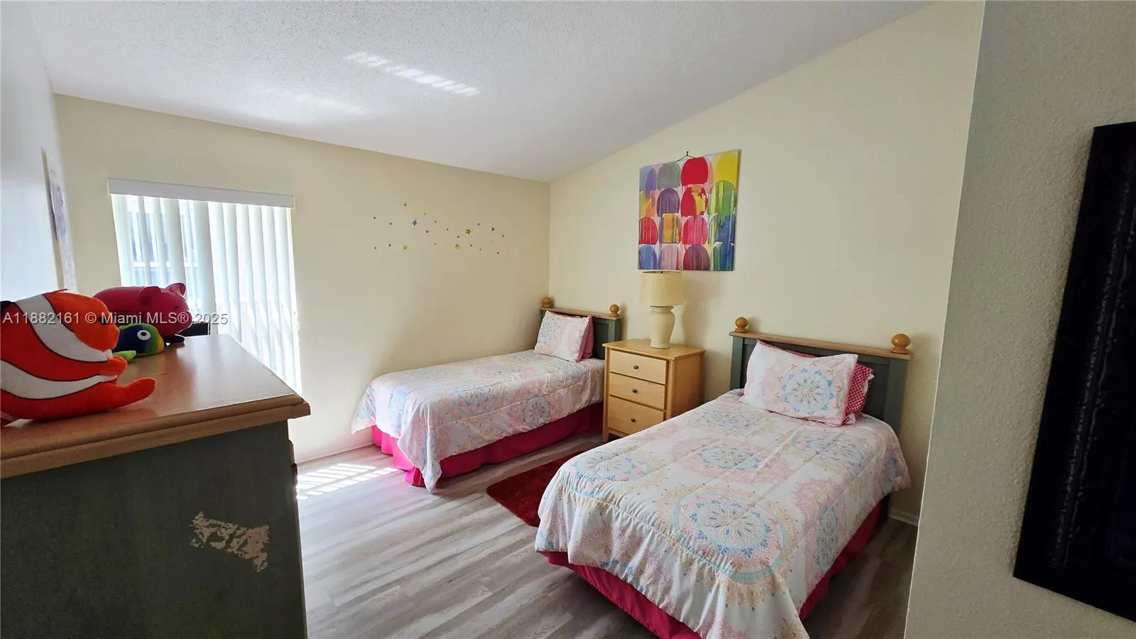 550 Castlemain Cir