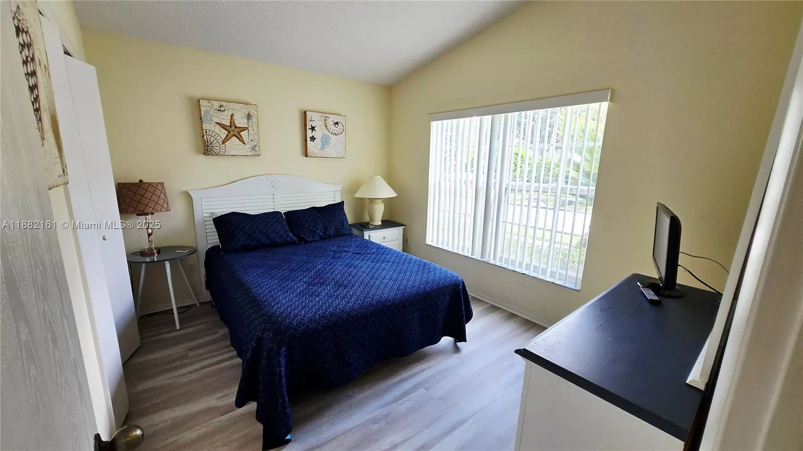 550 Castlemain Cir