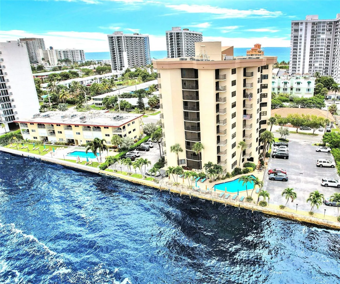 501 N Riverside Dr, #PH2