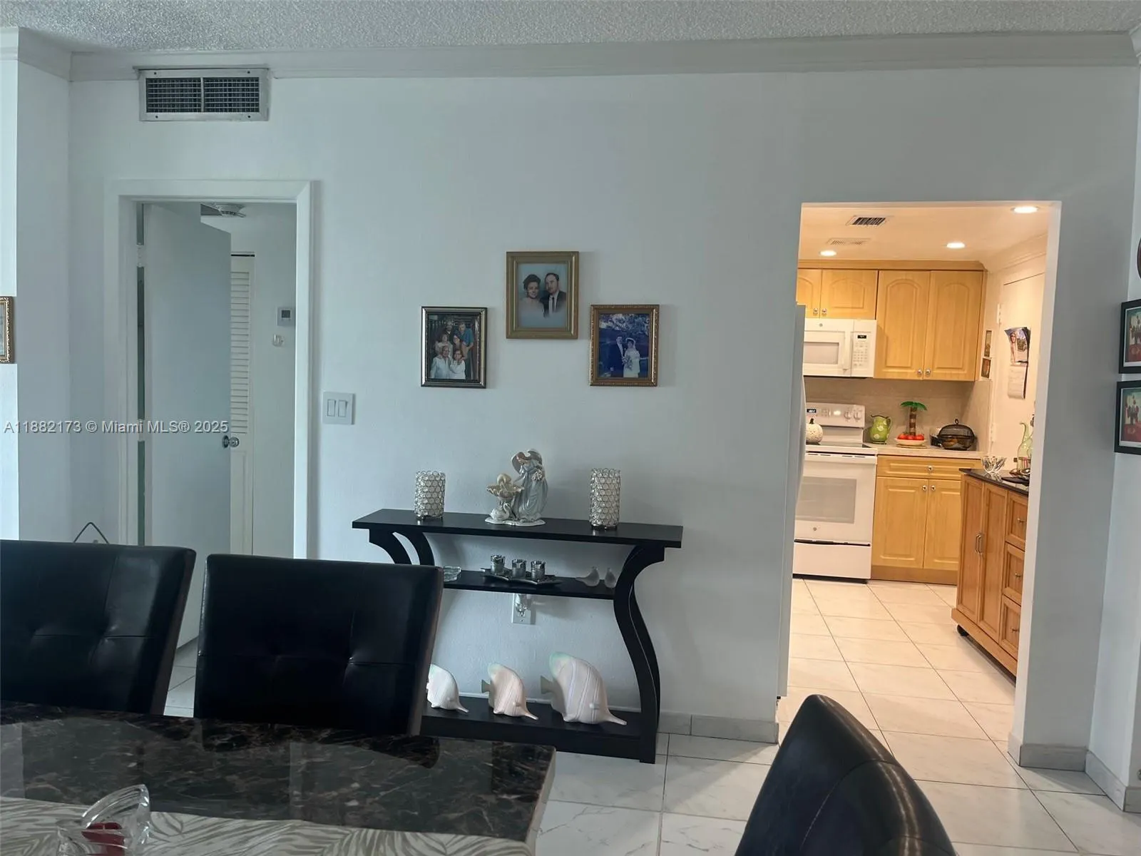 300 Bayview Dr, #1109