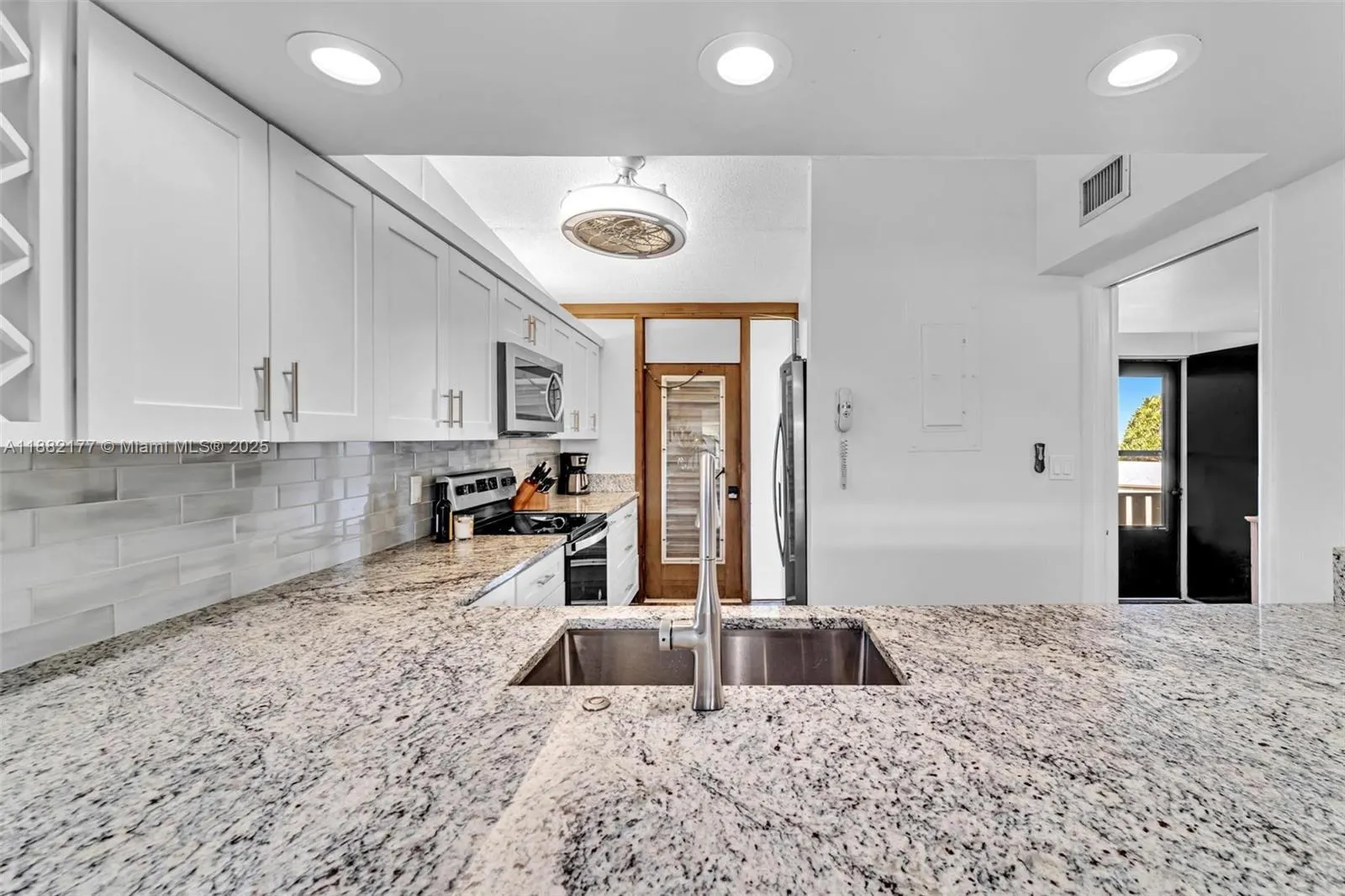 1456 NE Ocean Blvd, #7-204