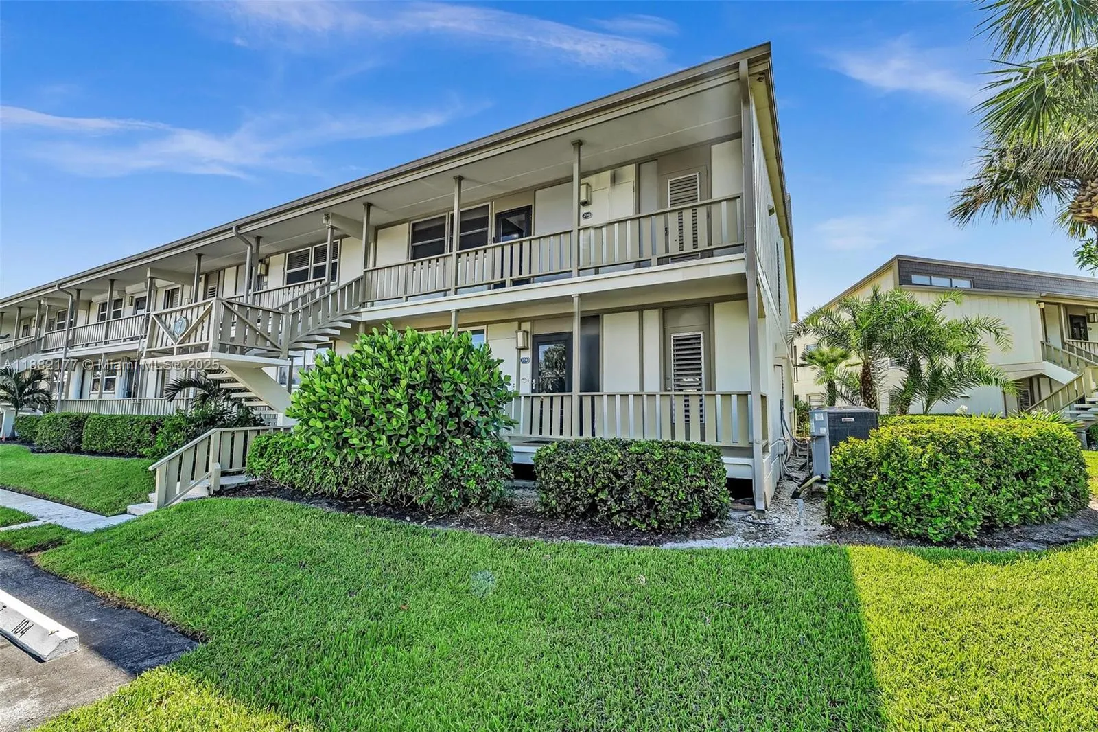 1456 NE Ocean Blvd, #7-204