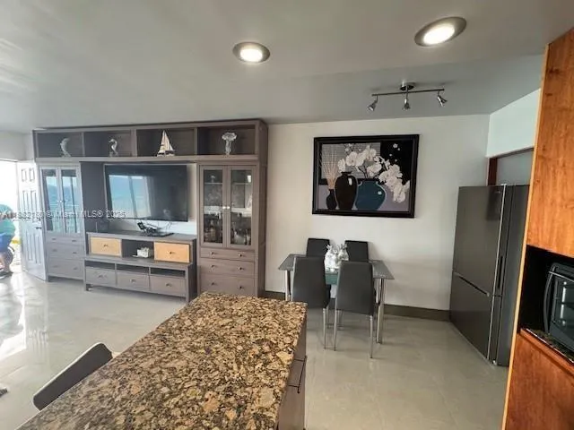 300 Oregon St, #506