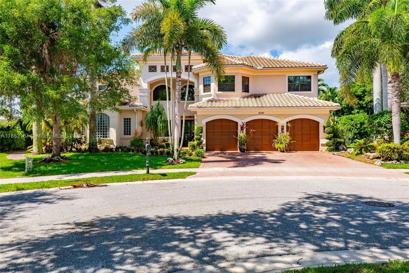 8747 Caraway Lake Ct