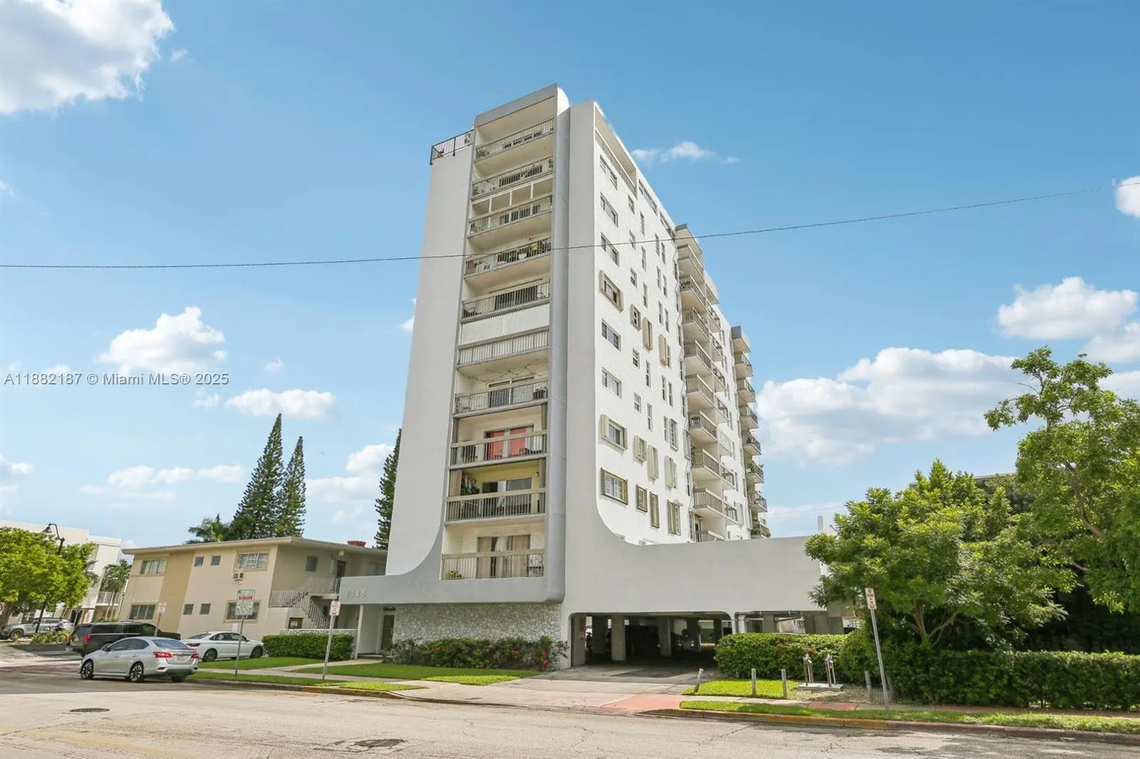 1345 West Avenue, #304