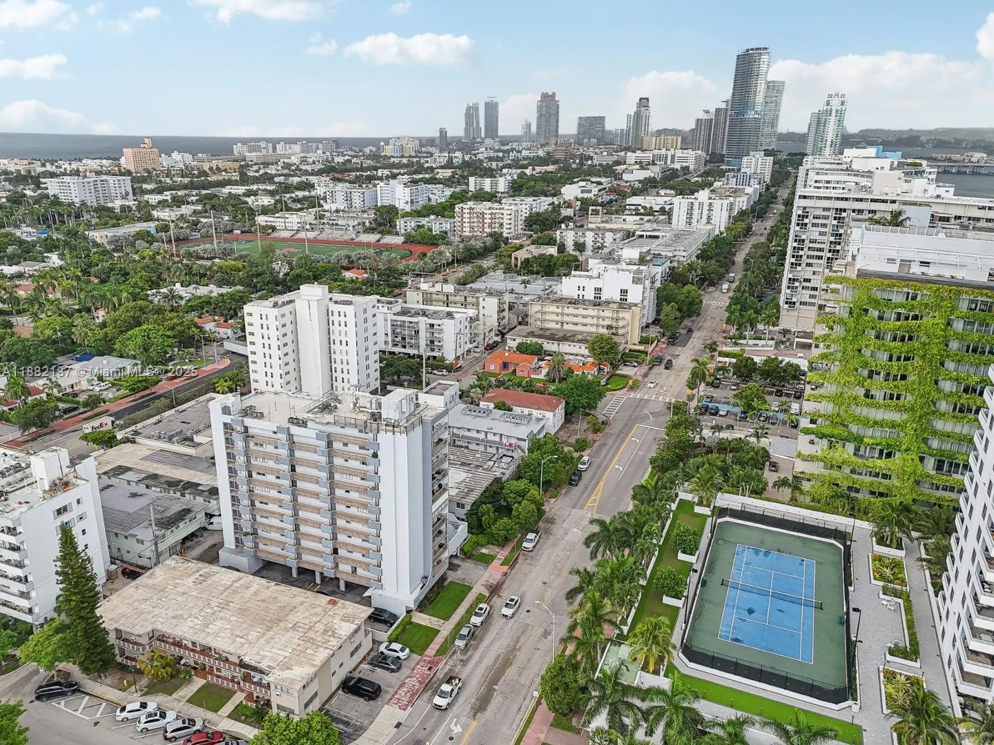 1345 West Avenue, #304