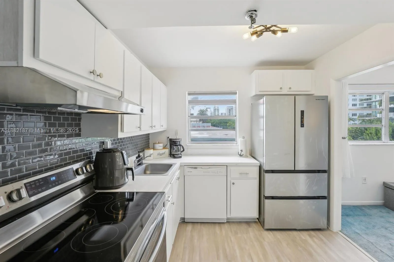 1345 West Avenue, #304