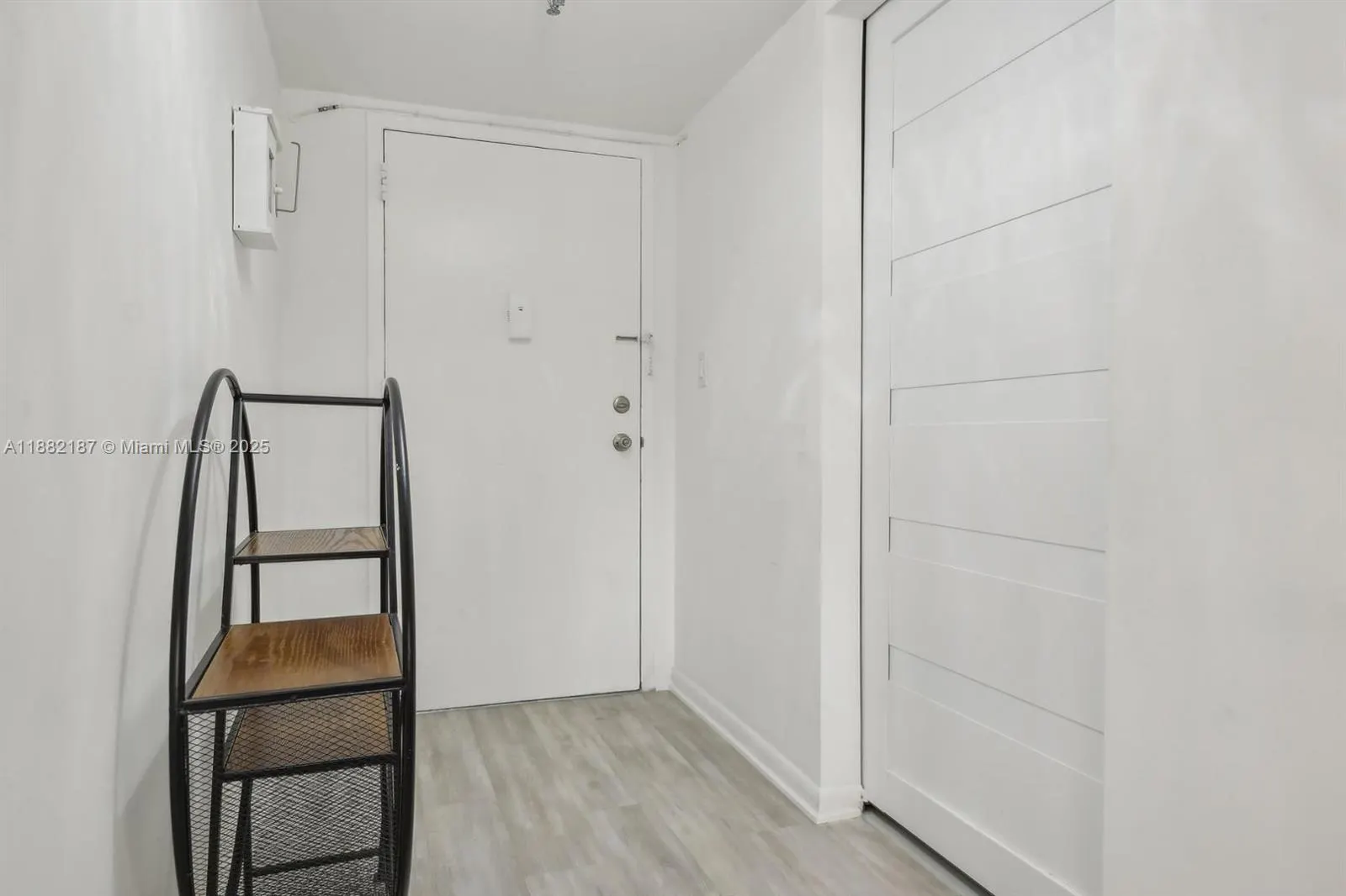 1345 West Avenue, #304