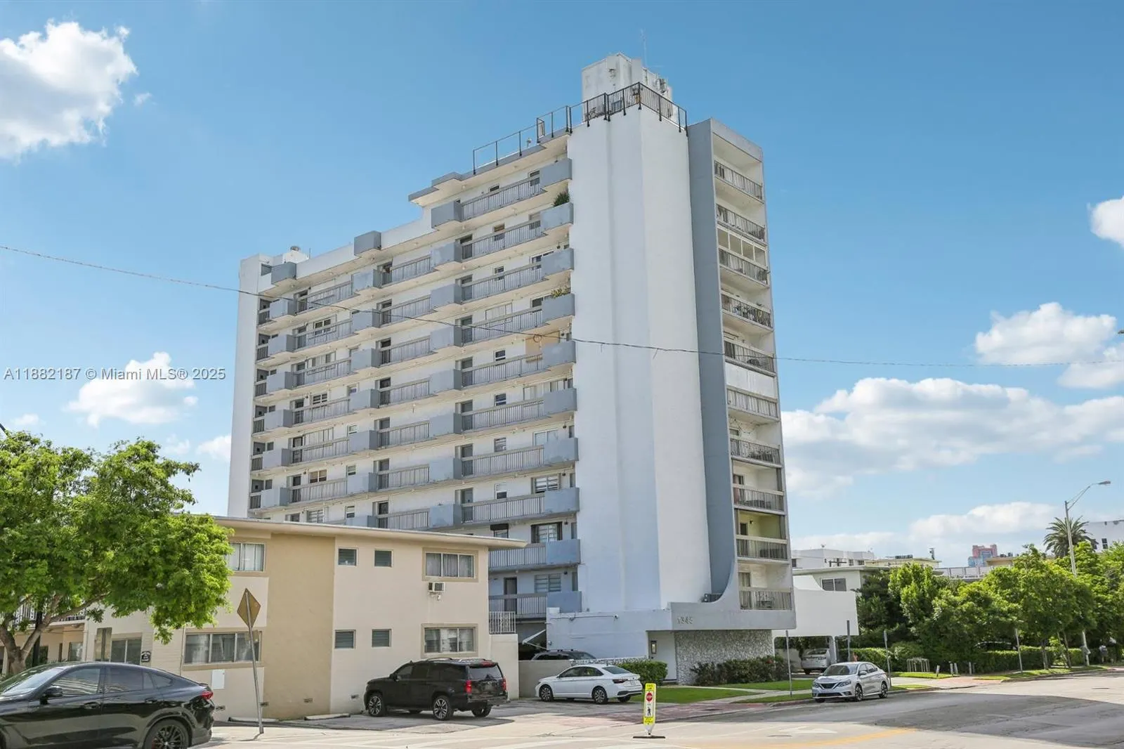1345 West Avenue, #304