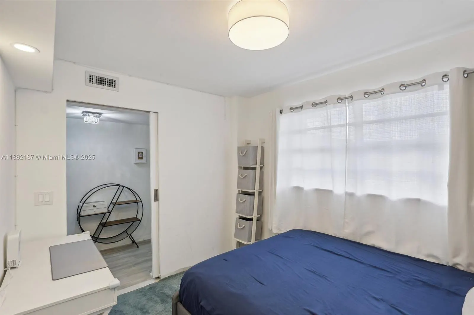 1345 West Avenue, #304