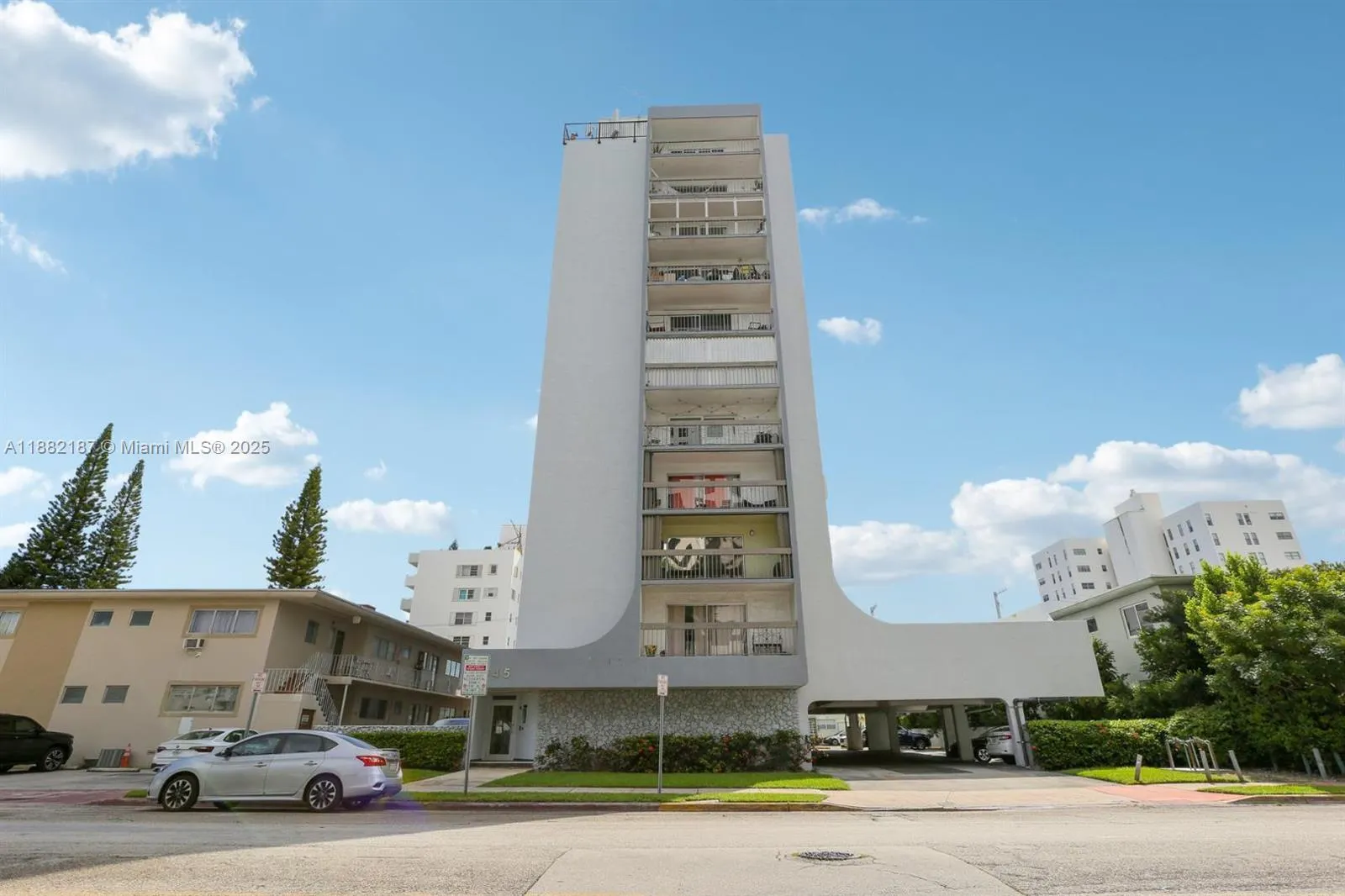 1345 West Avenue, #304