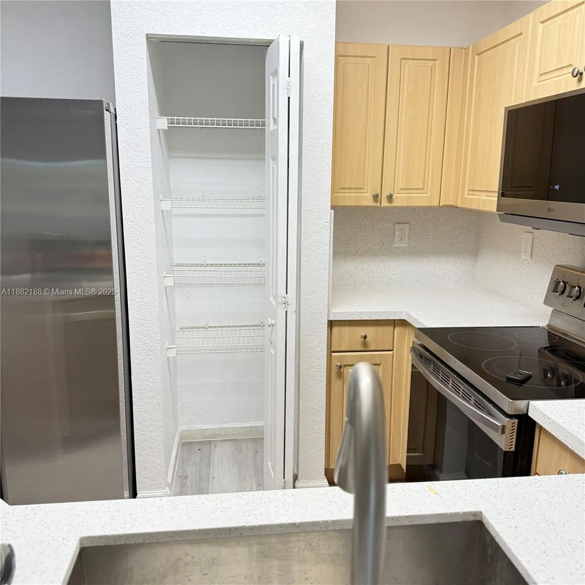 6482 Catalina Ln, #6482