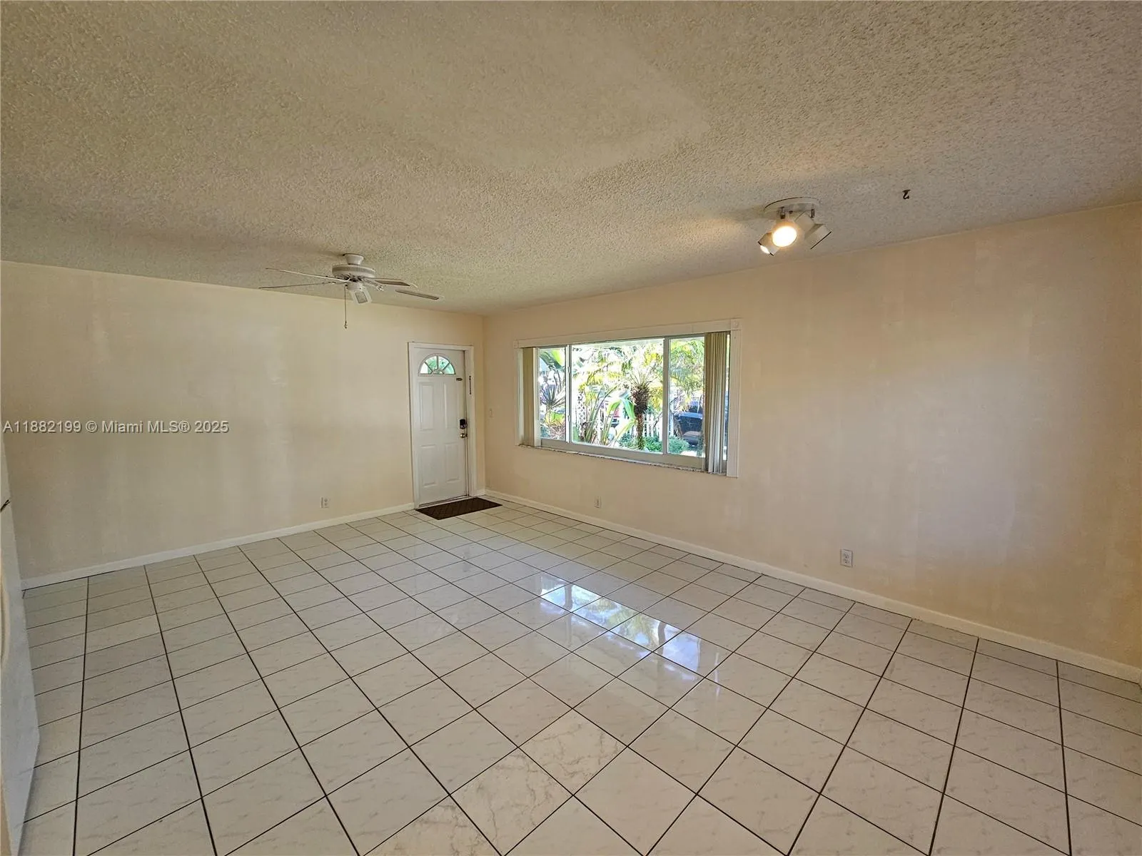 3221 NE 7th Pl, #B
