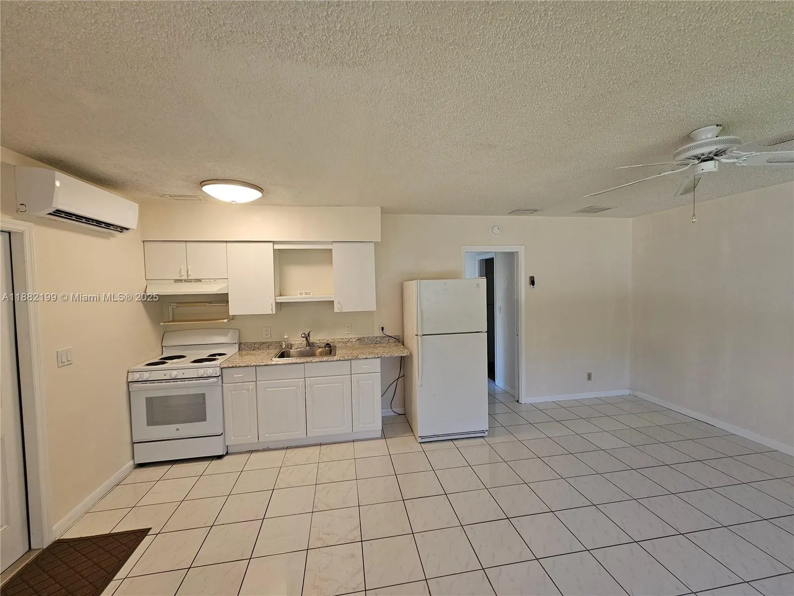 3221 NE 7th Pl, #B