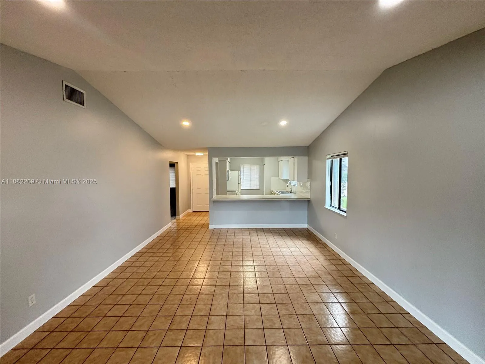 4805 Pier Dr, #4805
